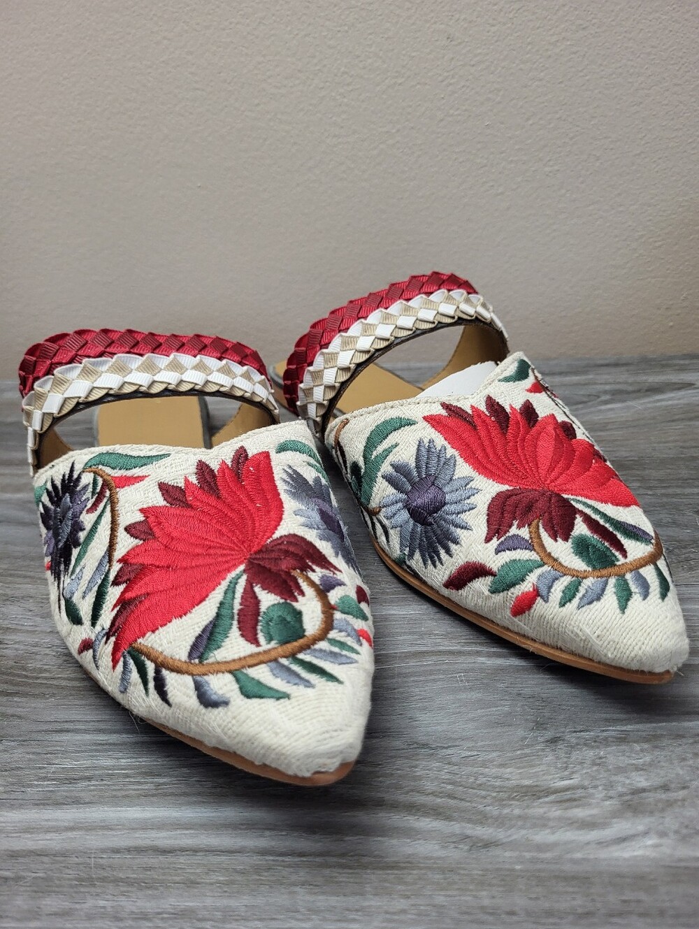 Anthropologie Paz Floral Embroidered Slides Size 41 New - Picture 9 of 11